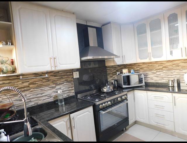 3 BEDROOM HOUSE FOR SALE IN BURLINGTON HEIGHTS